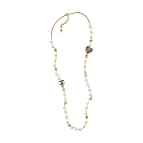 collana perle chanel come abbinarla|Le 6 collane con le perle che saranno il trend moda .